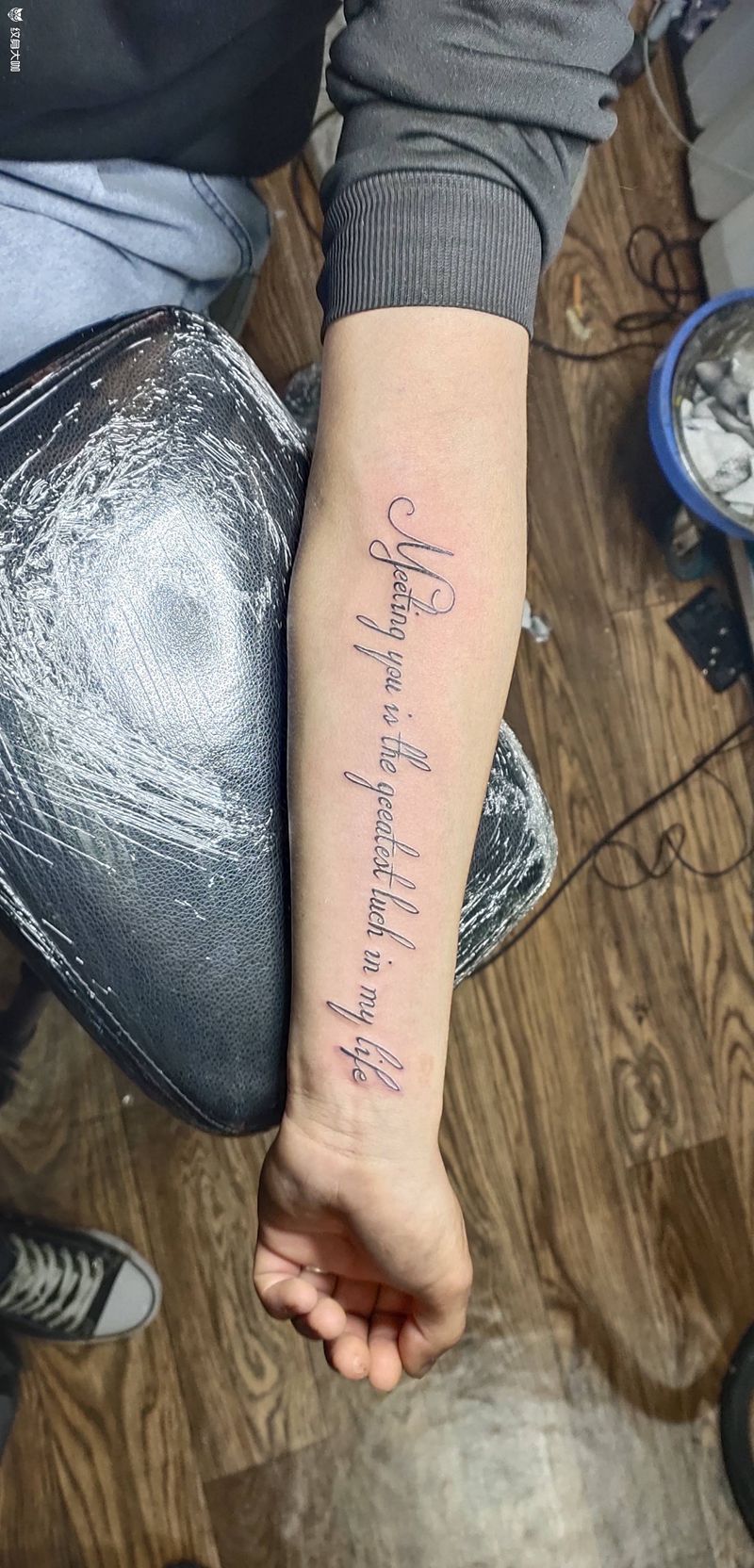 客户自带英文字母纹身图片_手臂英文纹身图案