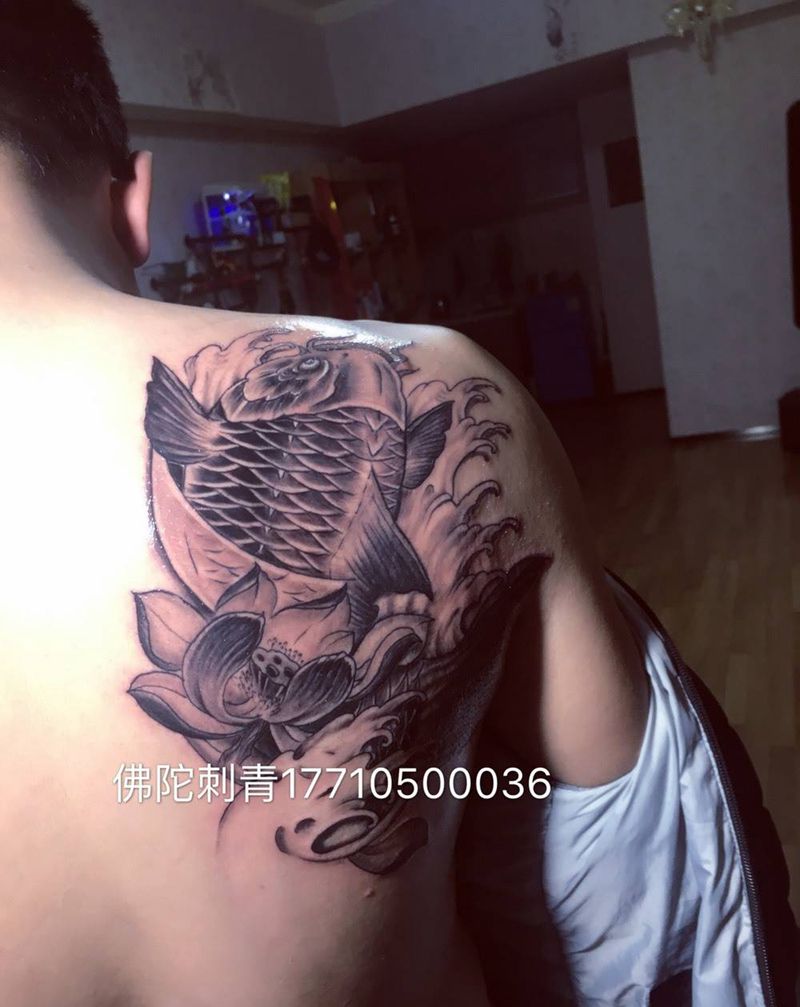 锦鲤纹身图片_成品手稿背部传统静物宁夏银川文身 学习学纹身图案