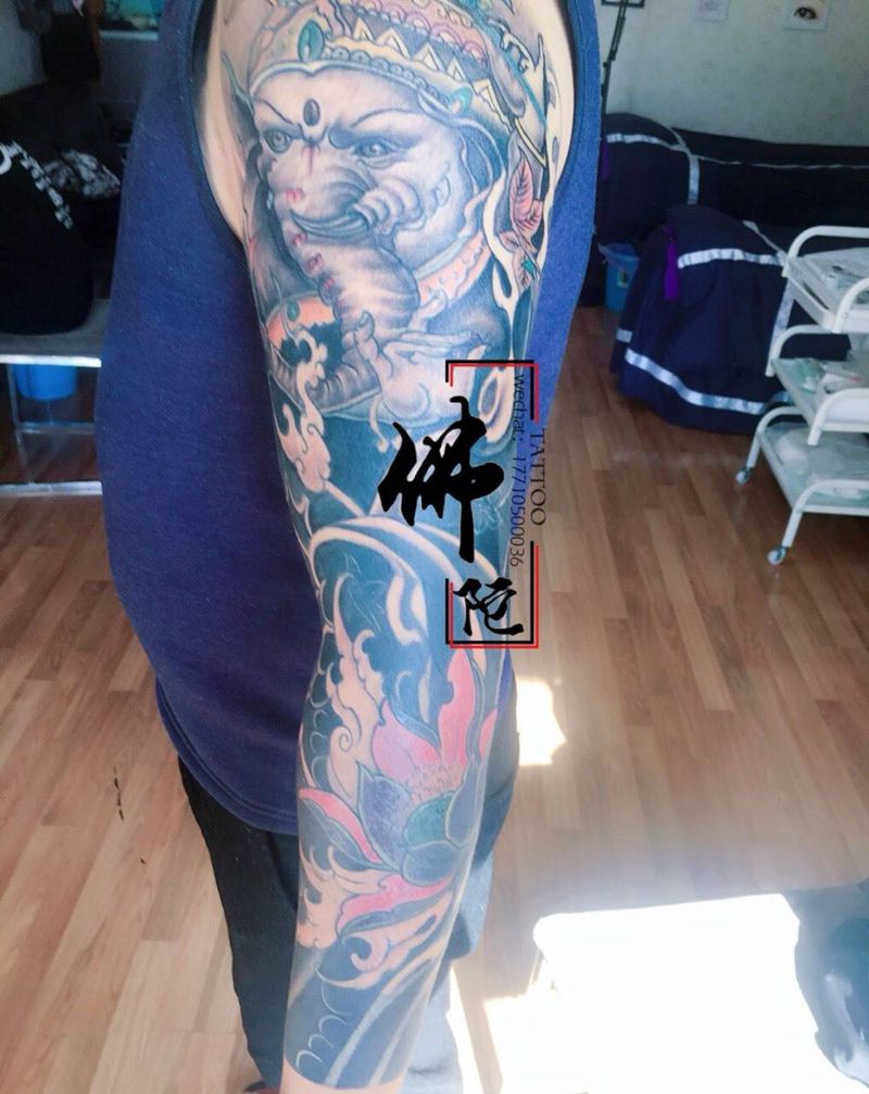 花臂修改纹身图片_手臂老传统纹身图案