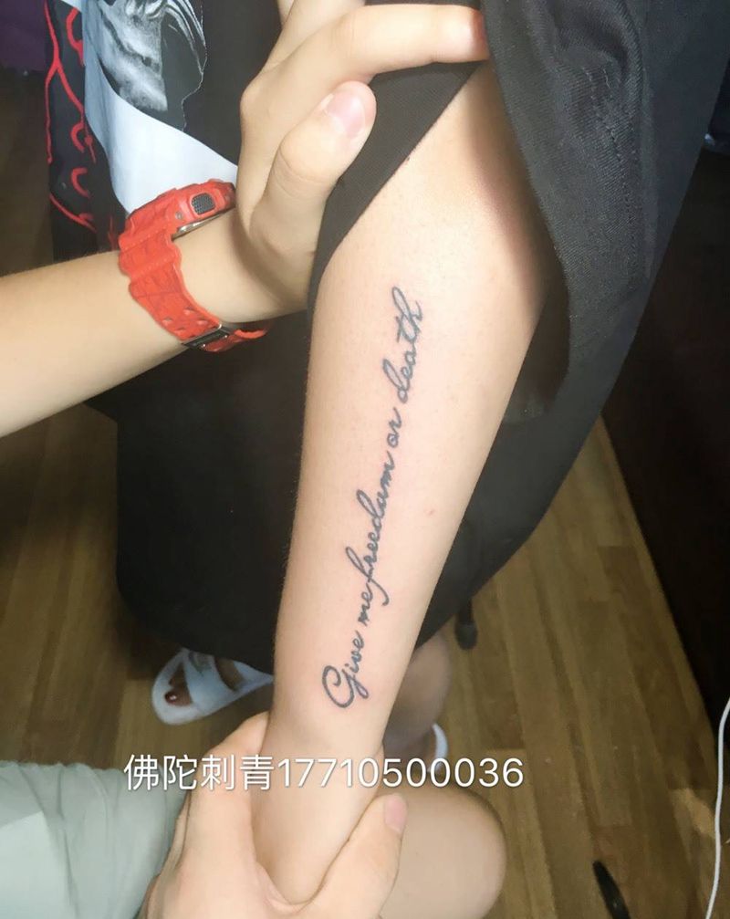 小臂英文纹身图片_成品手稿手臂清新字符宁夏银川文身 纹身图案