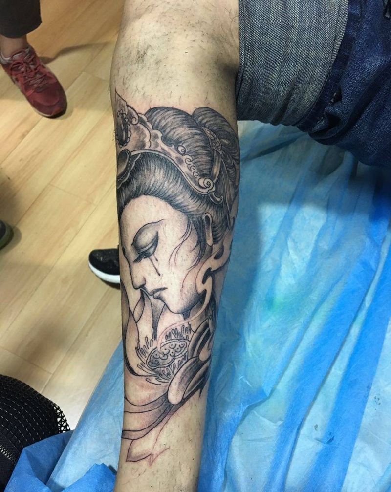 腿部艺妓纹身图片_成品腿部人物纹身图案