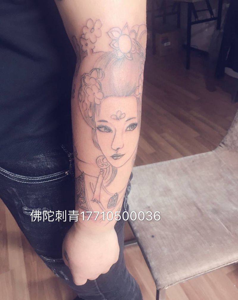 小臂艺妓线条纹身图片_成品手稿手臂传统人物宁夏银川文身 纹身图案