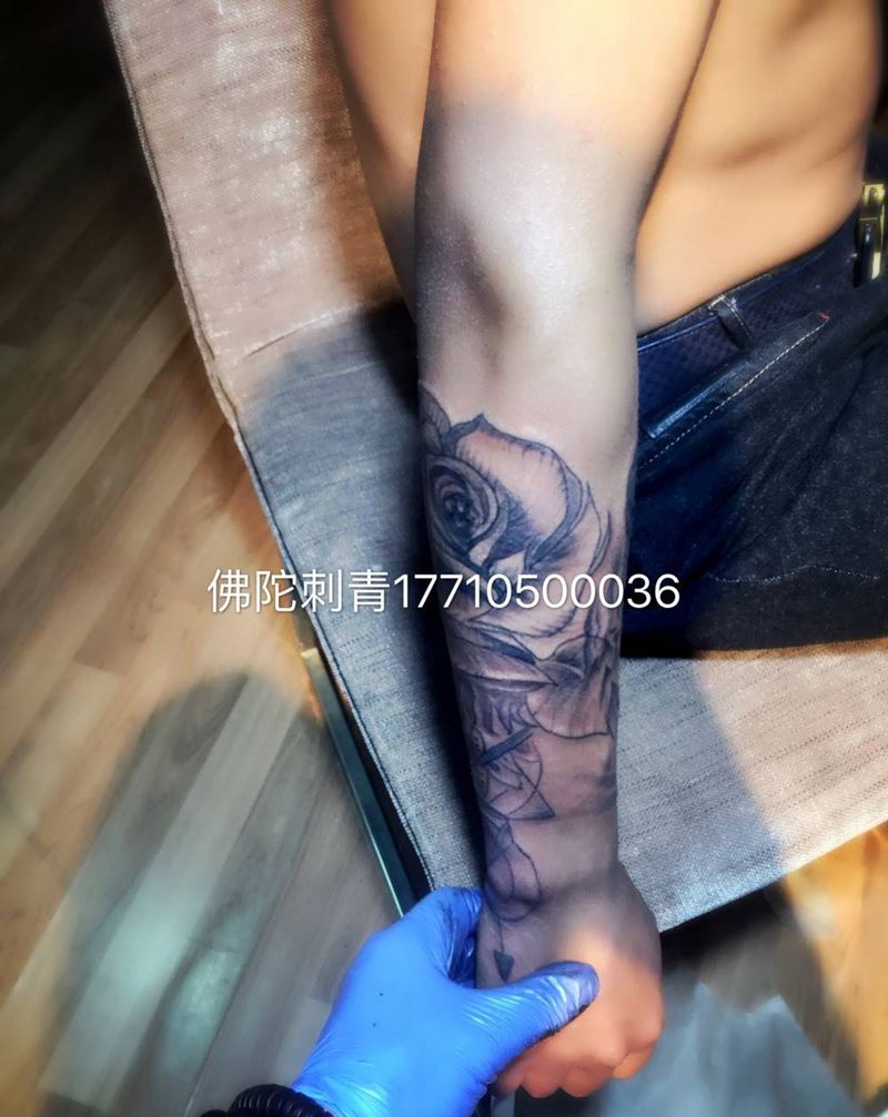 玫瑰纹身图片_成品手稿传统植物银川宁夏纹身图案