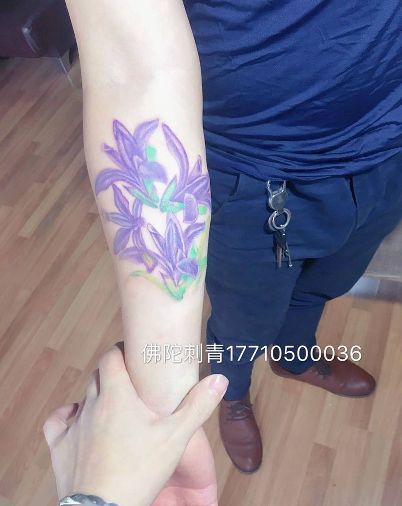 马兰花纹身图片_成品手稿手臂清新植物宁夏学银川文身纹身图案