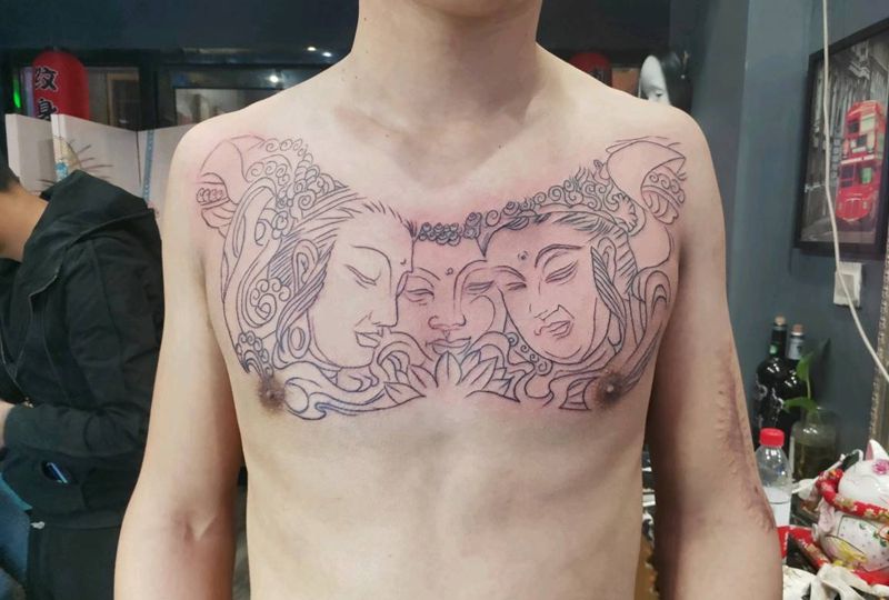 三面佛线条纹身图片_胸部纹身图案
