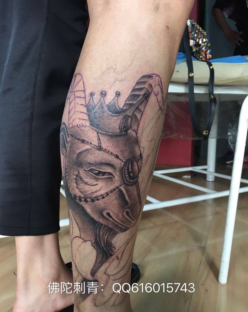 腿部羊头纹身图片_成品腿部写实动物纹身图案