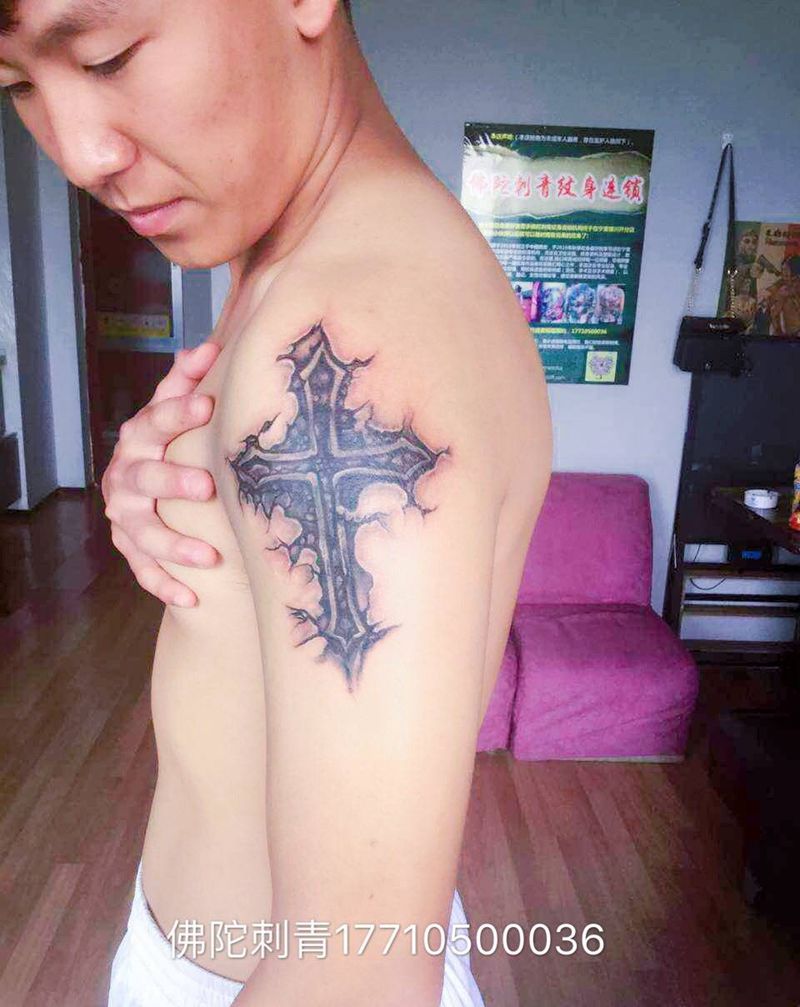 十字架纹身图片_成品手稿手臂欧美几何宁夏银川中国纹身图案