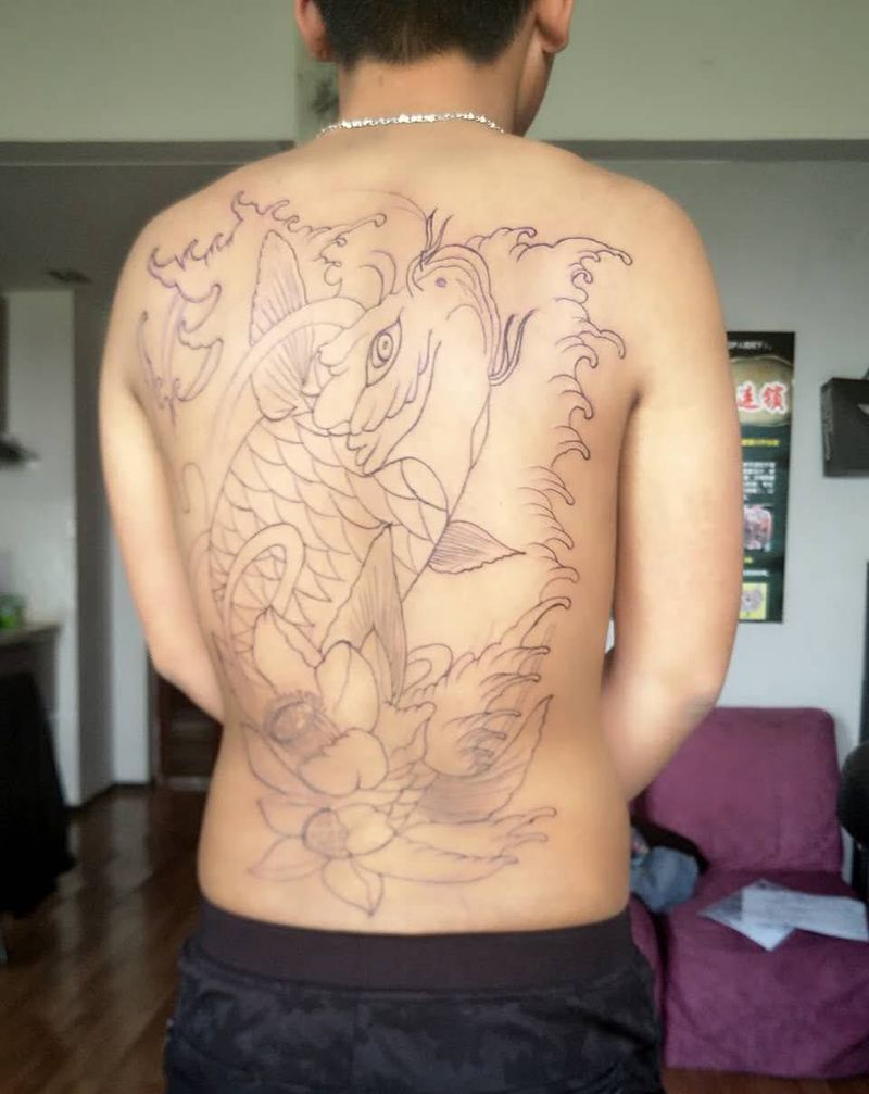 锦鲤线条纹身图片_手稿成品背部传统动物银川宁夏中国纹身图案