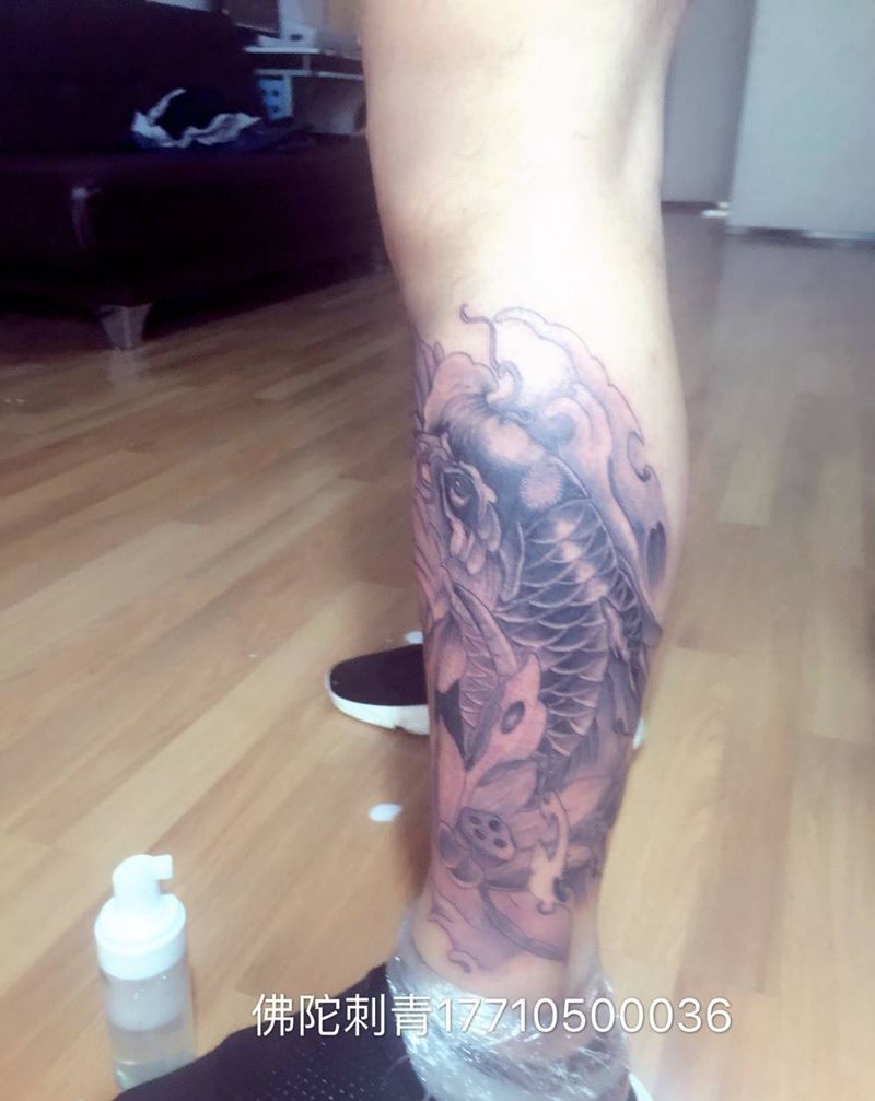 锦鲤纹身图片_成品手稿腿部传统动物宁夏银川文身 纹身图案