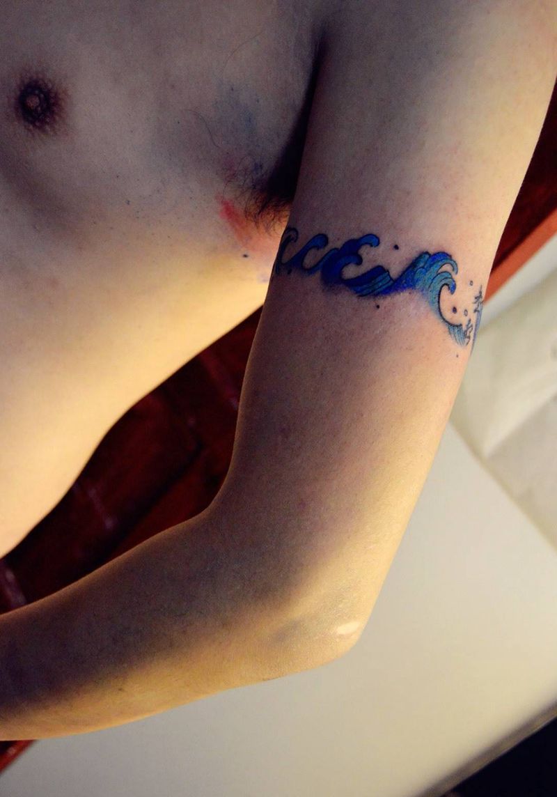 水浪臂环纹身图片_手稿手臂传统纹身图案