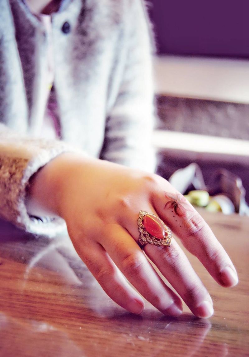 字母遮盖纹身图片