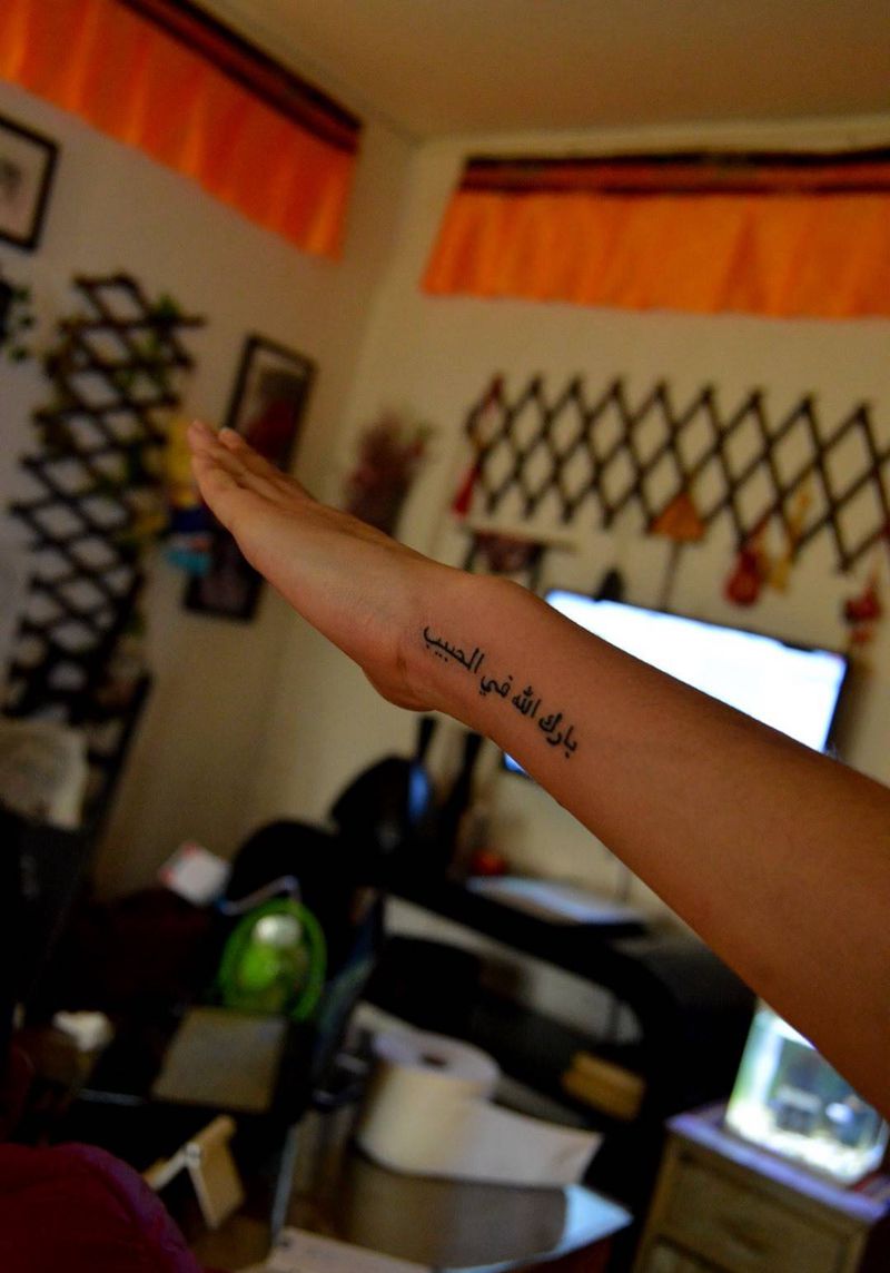 小字纹身图片_成品手部字符纹身图案