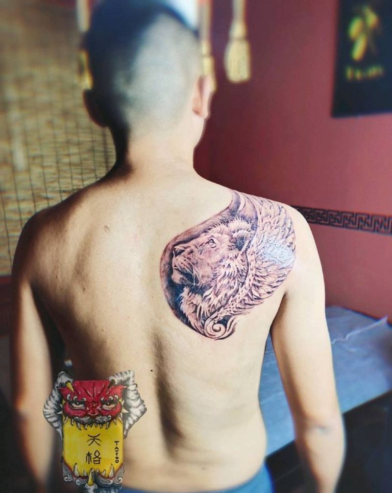 狮子纹身图片_肩部欧美写实纹身图案