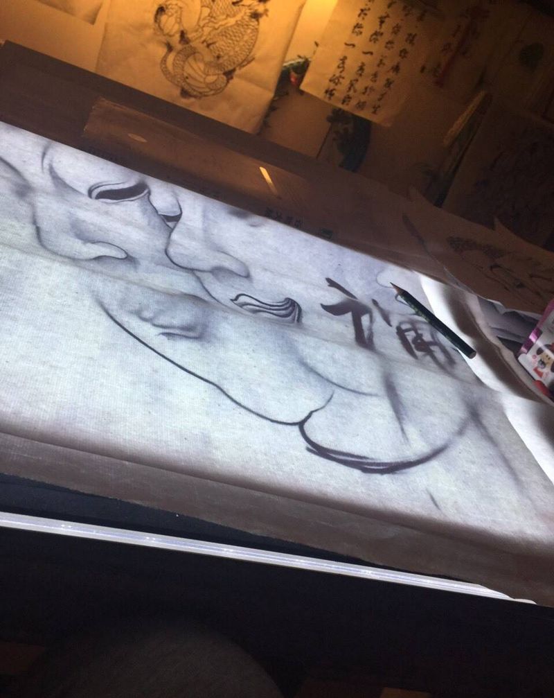 满背进行中纹身图片