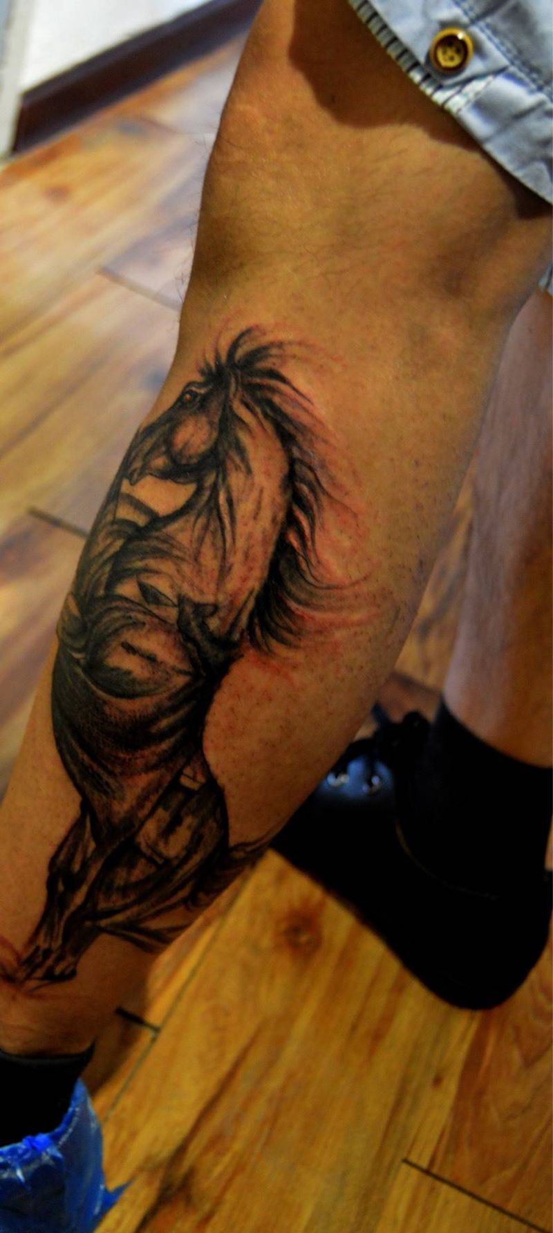 未完成纹身图片_腿部传统动物纹身图案