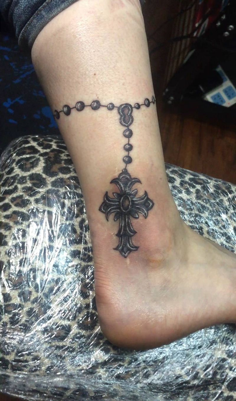 疤痕遮盖，十字架脚链纹身图片
