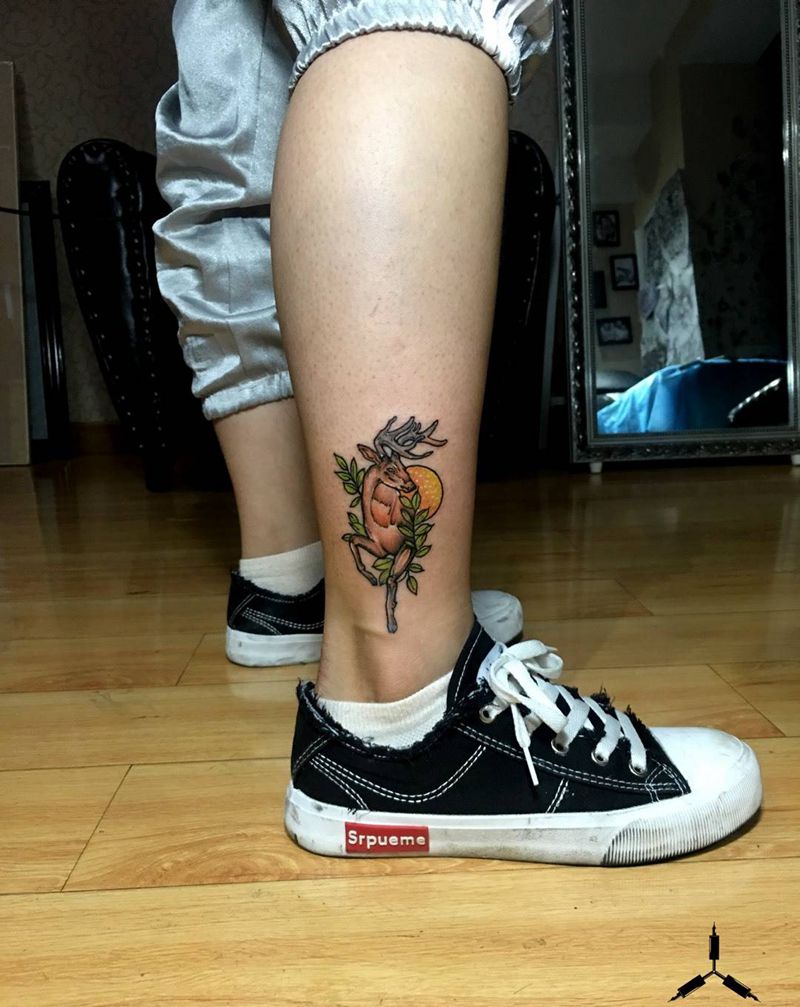 鹿／脚踝／仰渡纹身图片_腿部水彩纹身图案