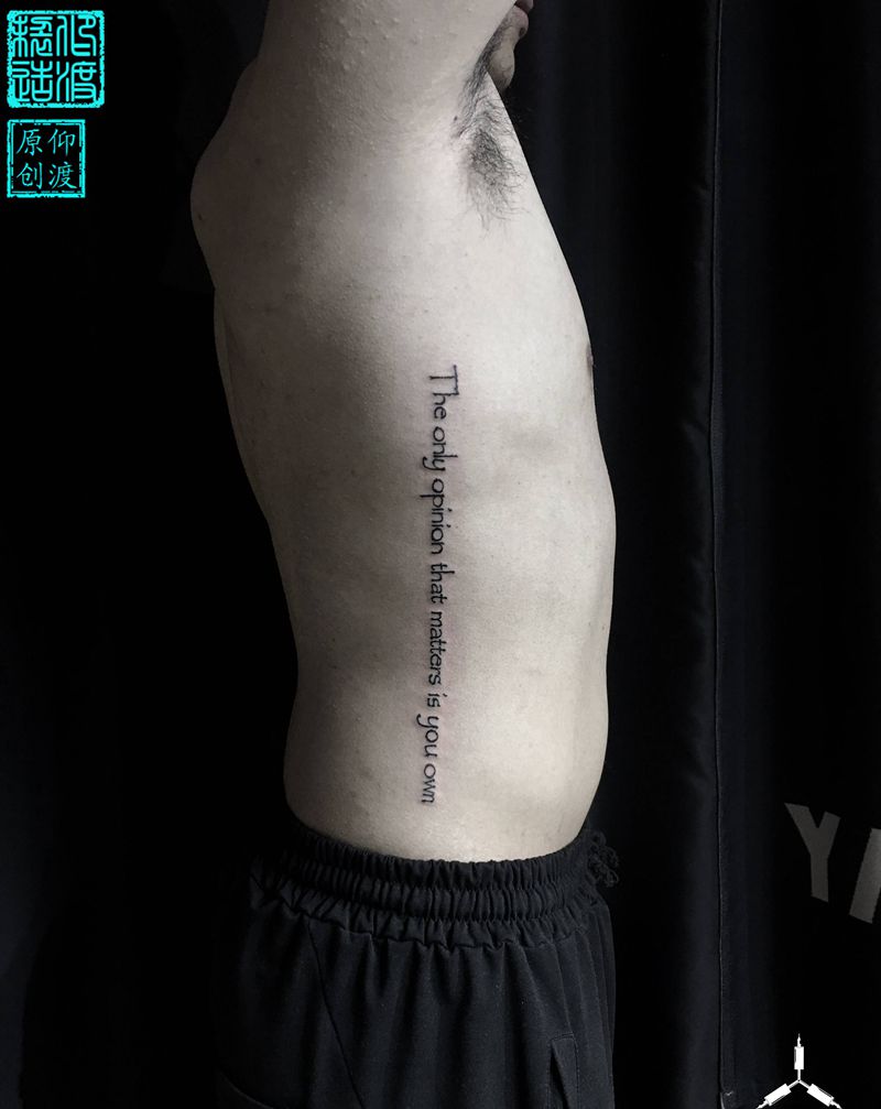 侧腰字母／纹身图片_腰部花体字原创纹身图案