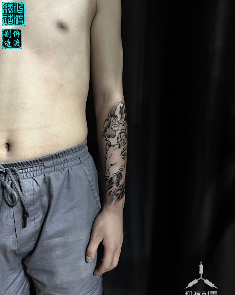 鹿，•仰渡刺青•作品纹身图片_手臂新传统纹身图案