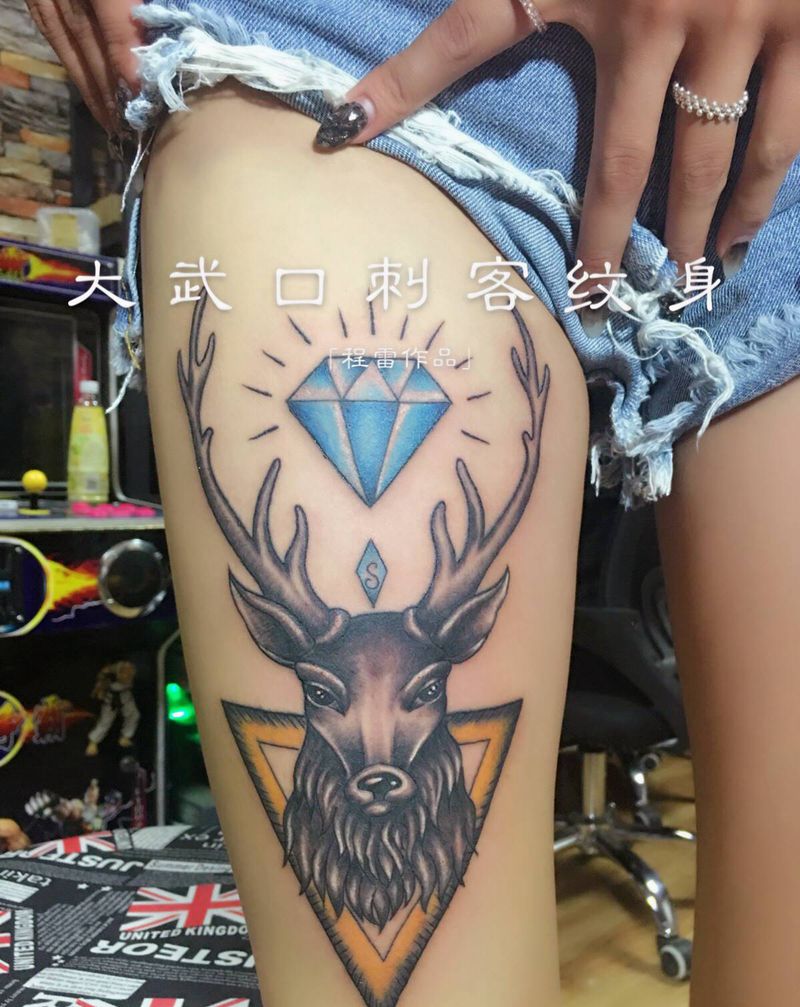 鹿头纹身图片_腿部纹身图案