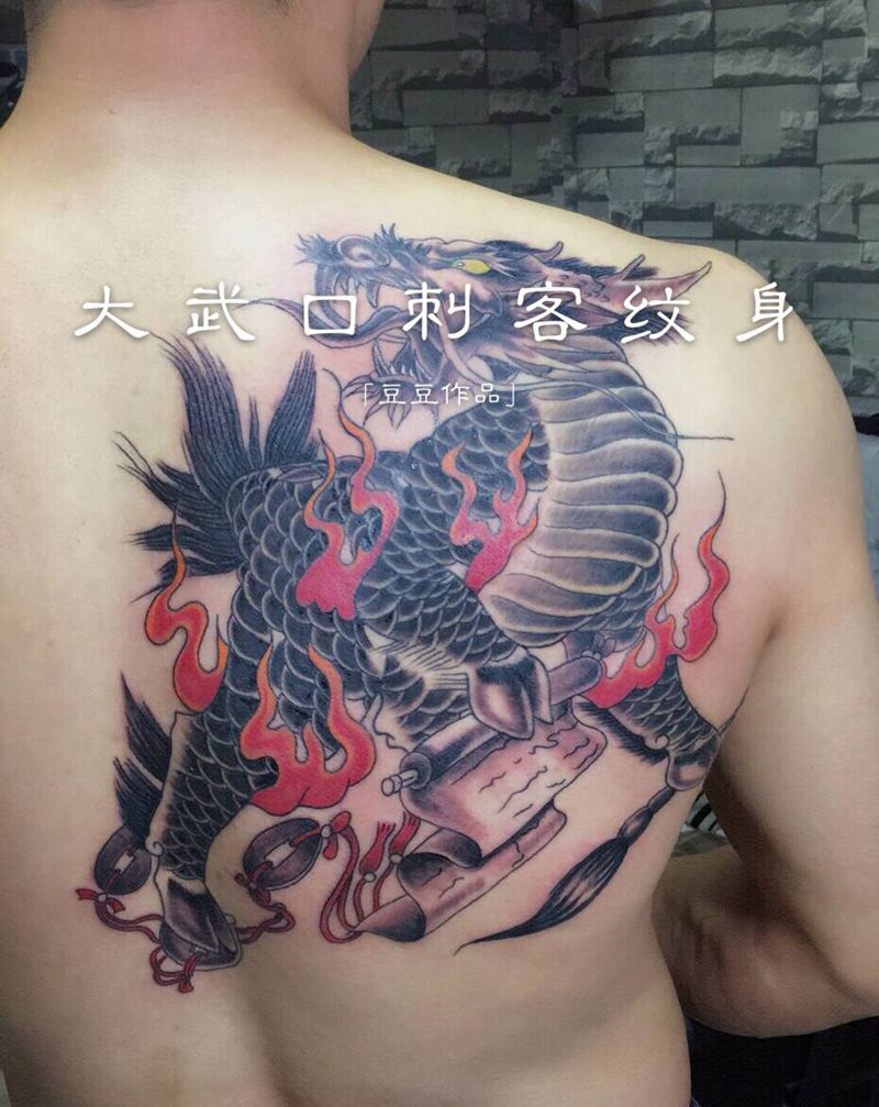 麒麟纹身图片_肩部纹身图案