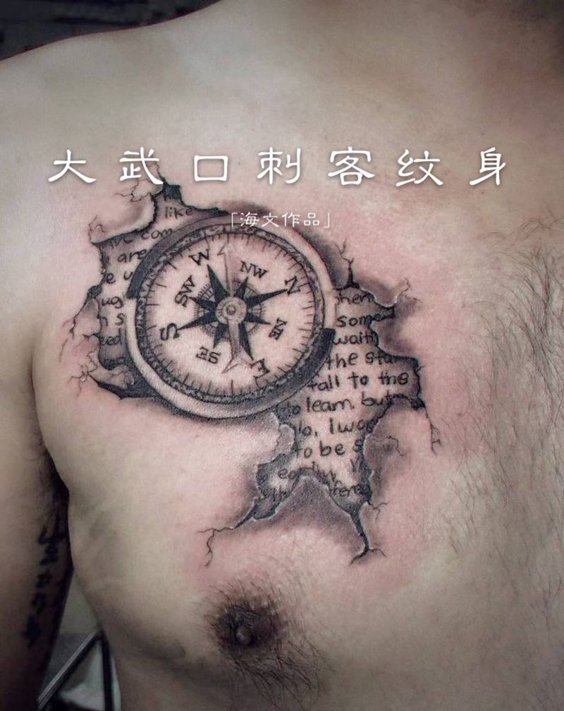 指南针纹身图片_胸部纹身图案