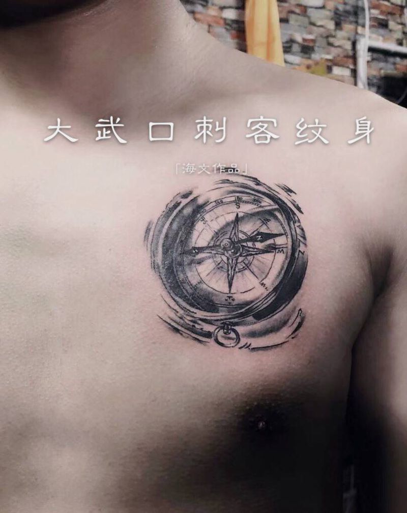 指南针纹身图片_胸部纹身图案
