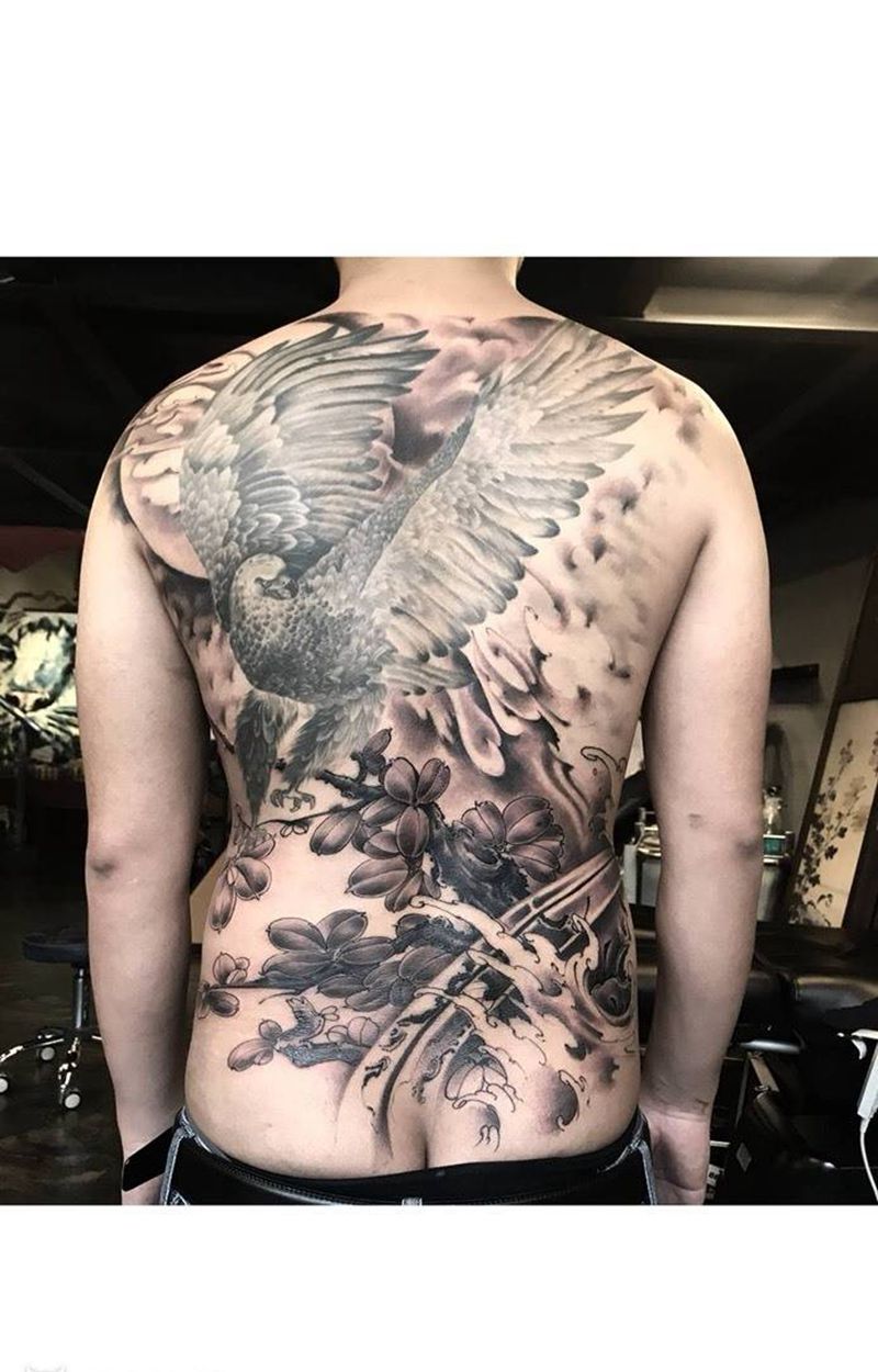 添加背景纹身图片_成品背部传统国画原创纹身图案