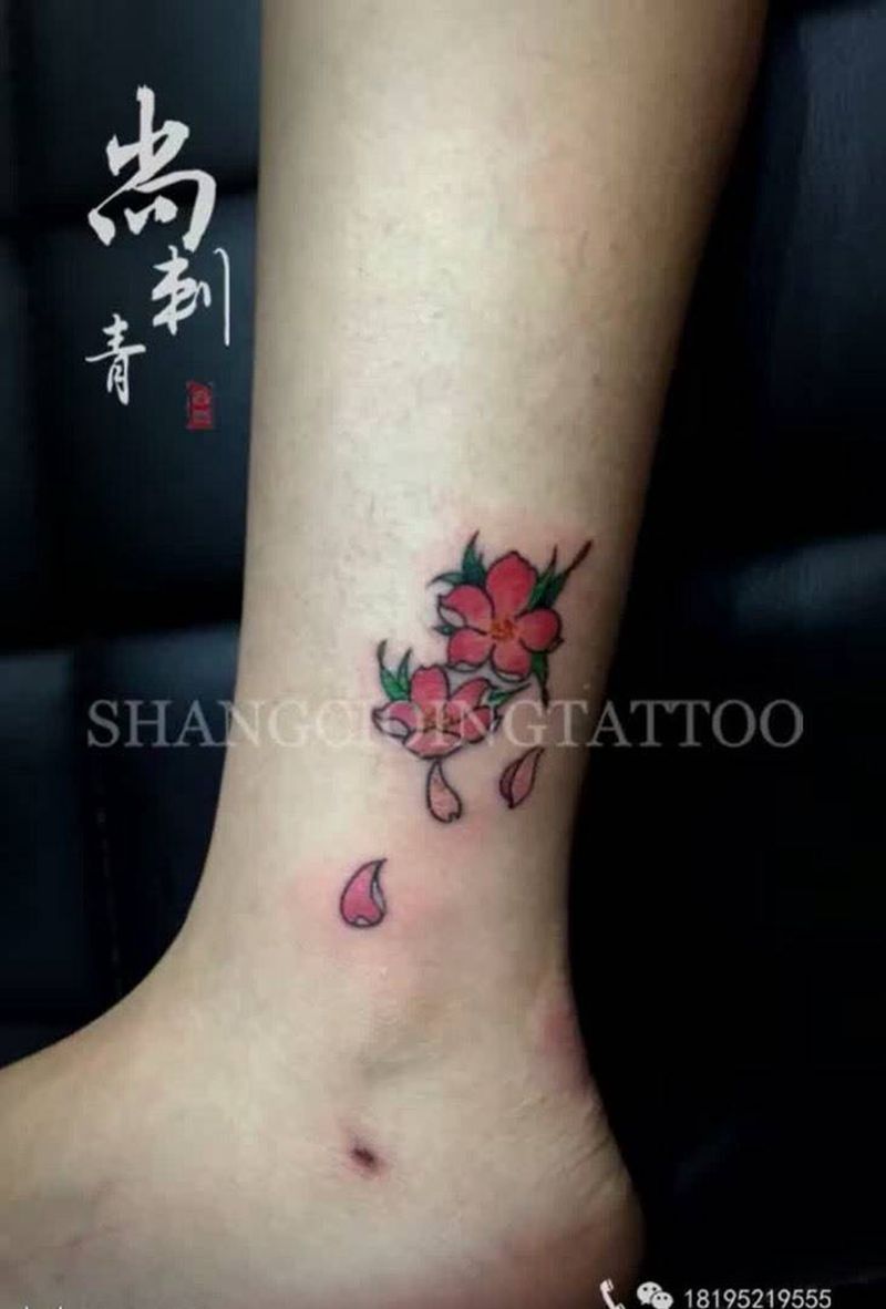 小花纹身图片_成品腿部清新传统植物卡通原创纹身图案