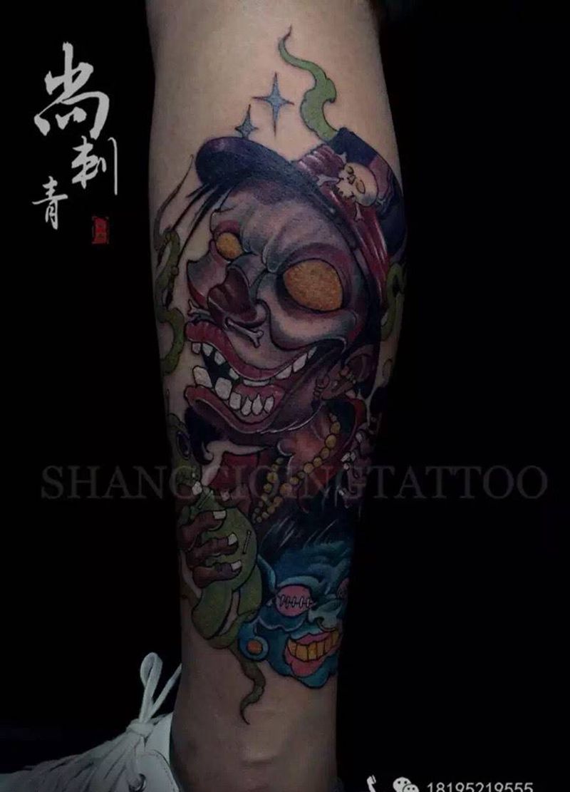 巫医纹身图片_成品腿部欧美人物卡通纹身图案