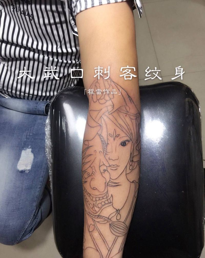 线条完成纹身图片