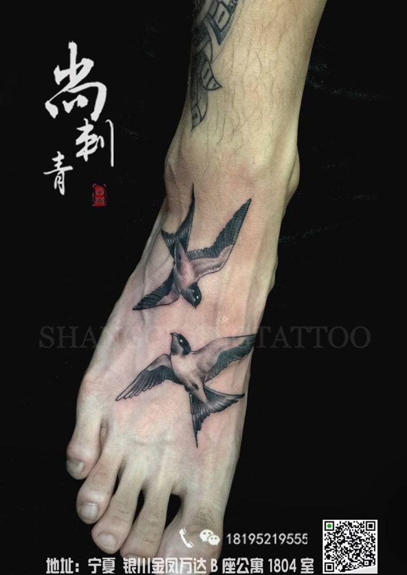 双飞燕纹身图片_成品脚部欧美清新动物纹身图案