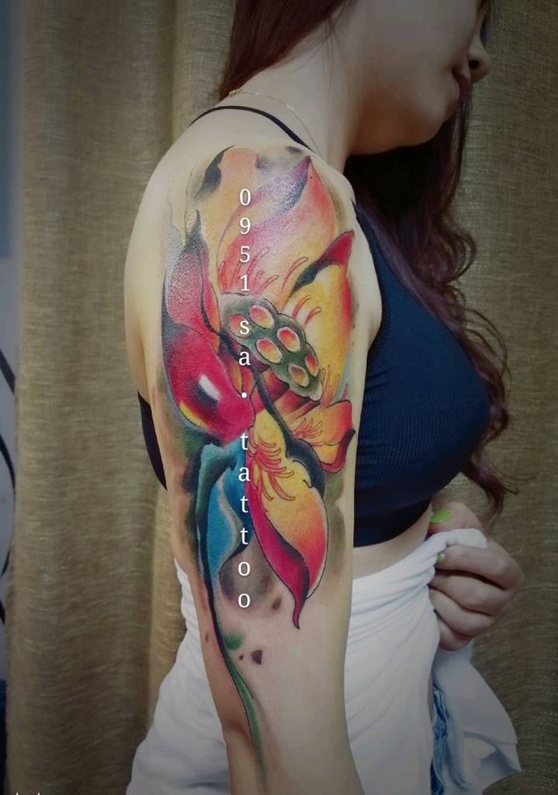 水墨荷纹身图片_手臂水墨纹身图案