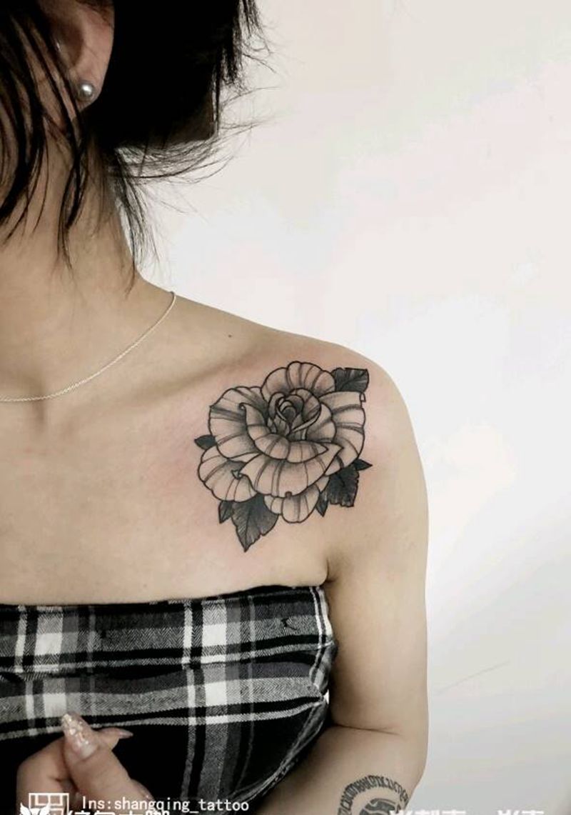 肩花纹身图片_肩部New School点刺纹身图案