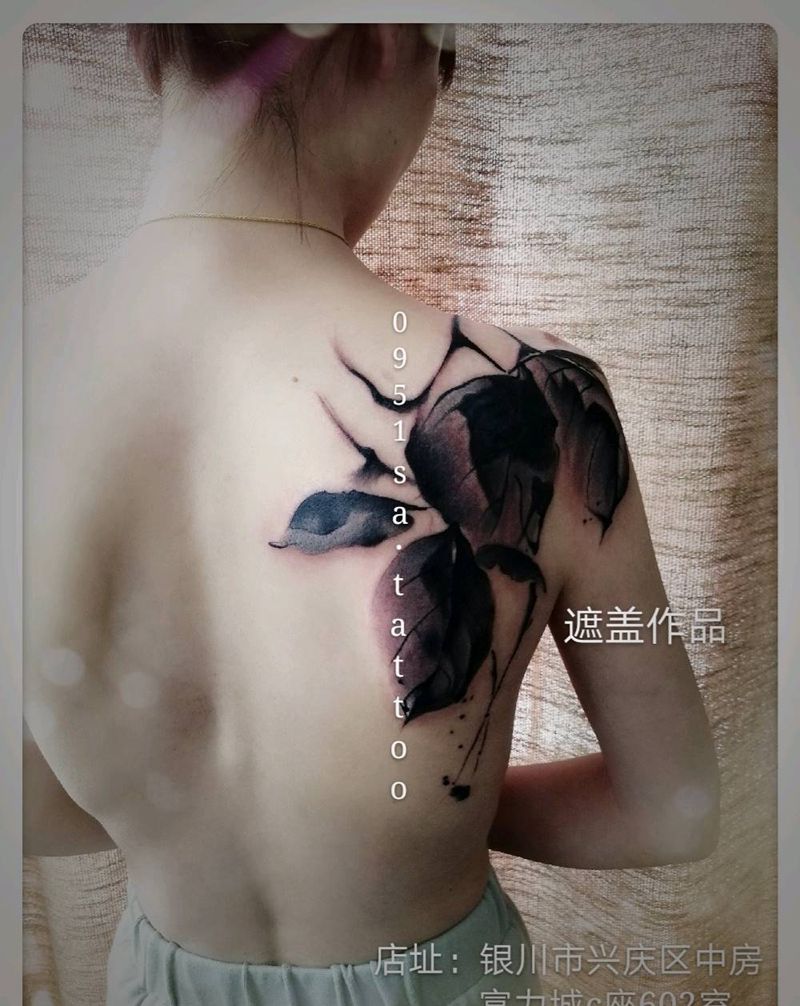 遮盖纹身图片_肩部水墨纹身图案