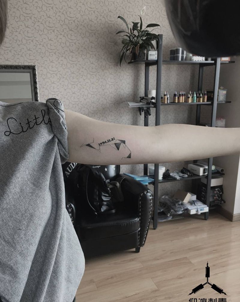 几何 点刺纹身图片_原创纹身图案