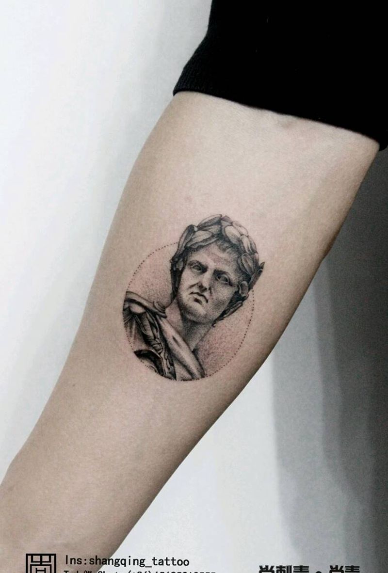 大卫纹身图片_手臂点刺欧美写实纹身图案