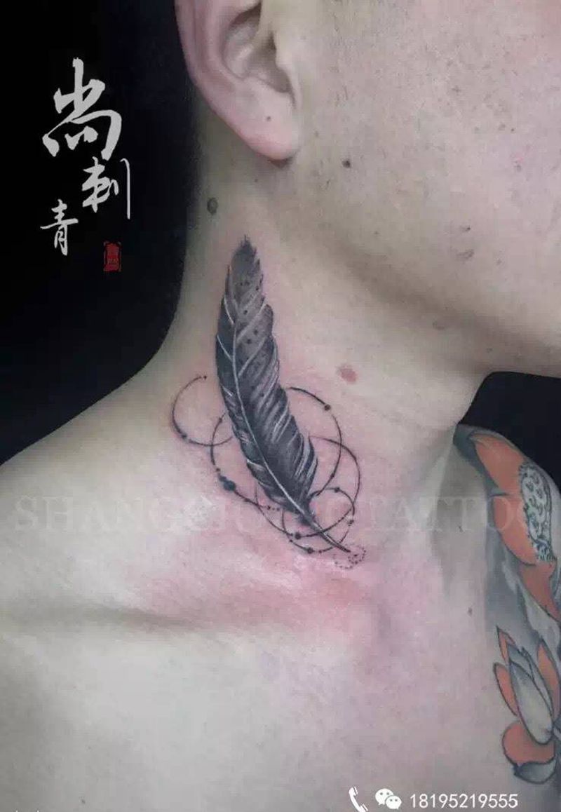 羽毛纹身图片_成品颈部欧美写实纹身图案