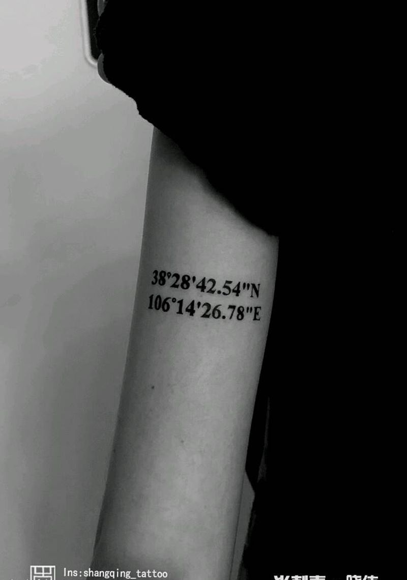 小字母作品纹身图片_胸部手臂图腾字符纹身图案