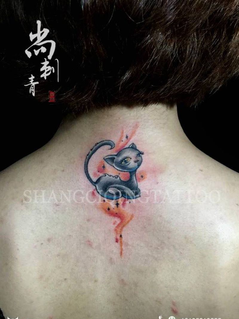 彩色小猫咪纹身图片_成品背部欧美清新动物原创纹身图案