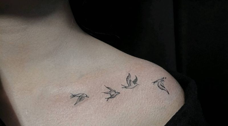 小清新纹身图片_颈部纹身图案