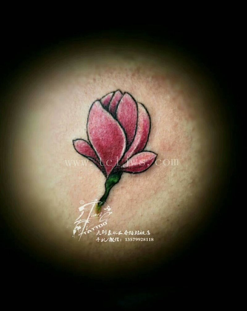 小花纹身图片_背部传统植物成品纹身图案