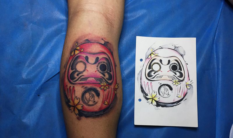 达摩蛋纹身图片_腿部纹身图案