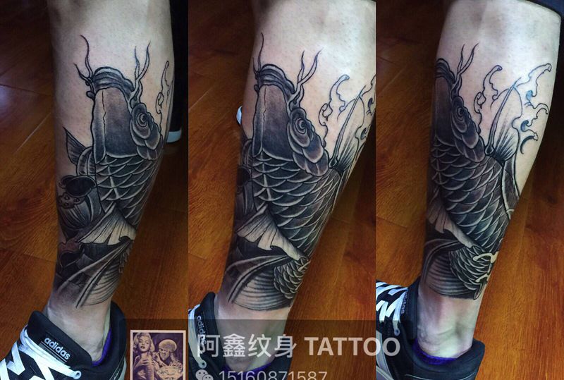 小腿鲤鱼纹身图片_腿部新传统纹身图案