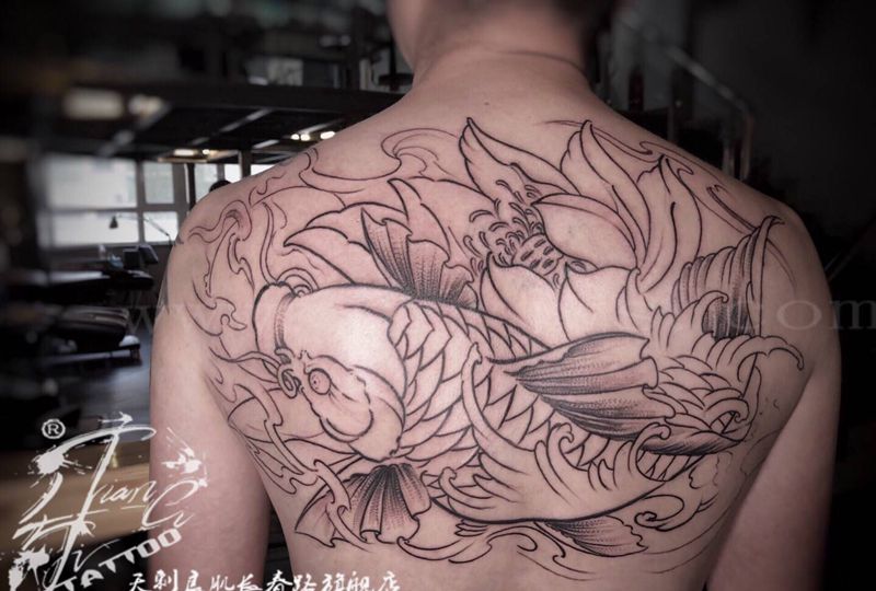 线条也美丽纹身图片_背部新传统纹身图案