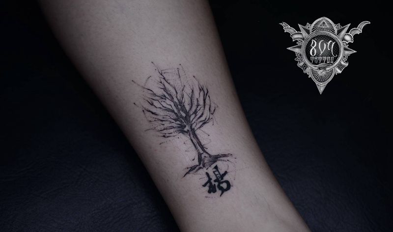 甩针纹身图片_腿部点刺纹身图案