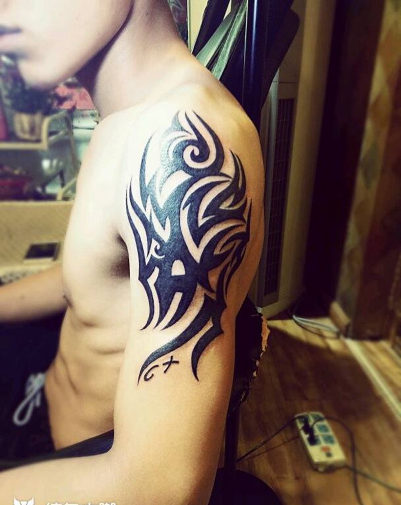 图腾01纹身图片_臀部图腾纹身图案