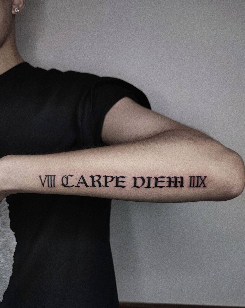 字母罗马数字纹身图片_手臂Old School图腾英文字母罗马数字纹身图案