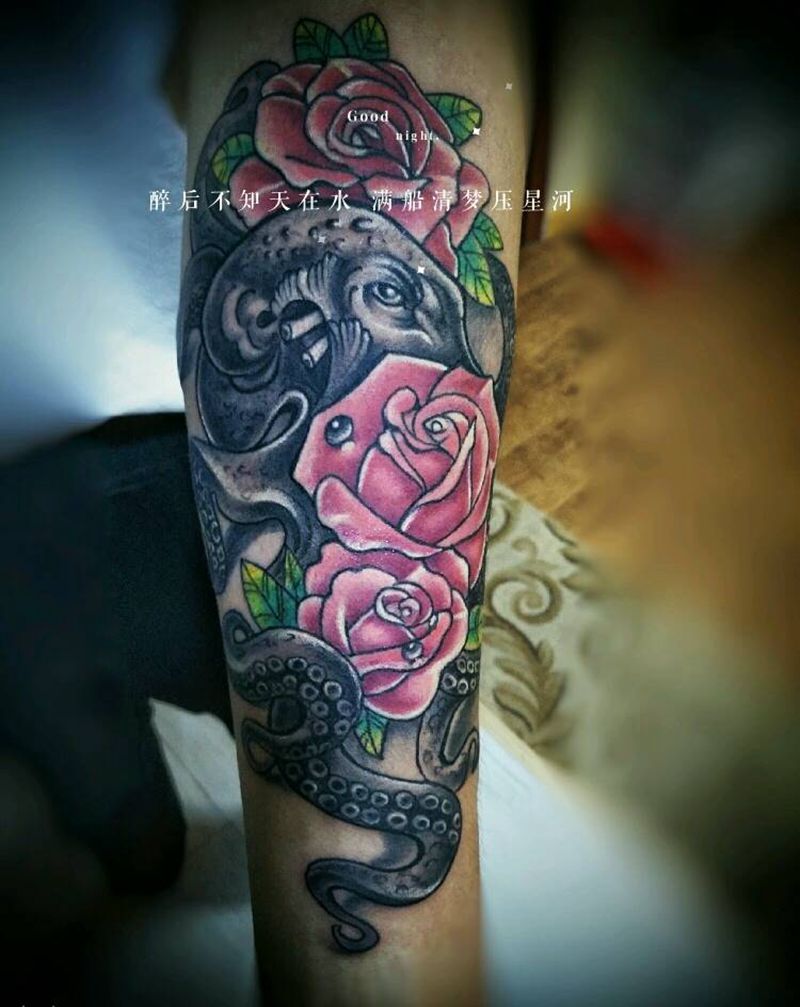 章鱼恋上玫瑰纹身图片_手臂腿部欧美动物成品纹身图案