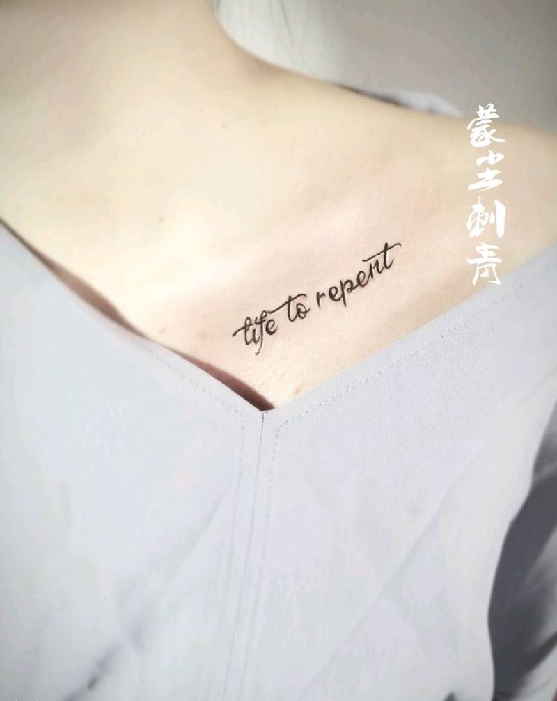 锁骨字母纹身图片
